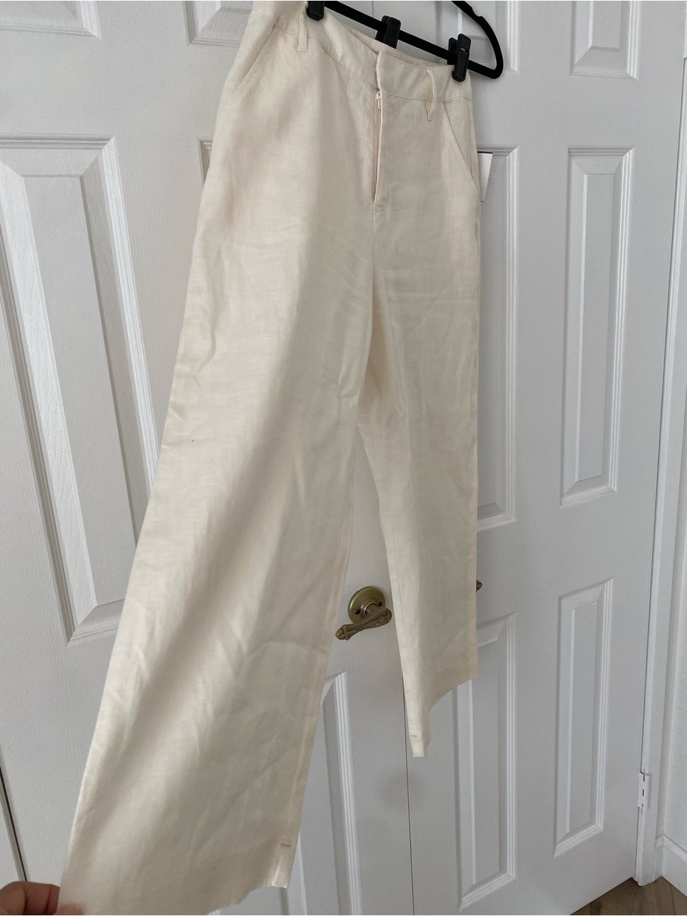 GUESS Women’s Cream Linen-Blend Chinos - Picture 3 of 5